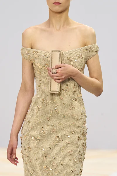 Look 49